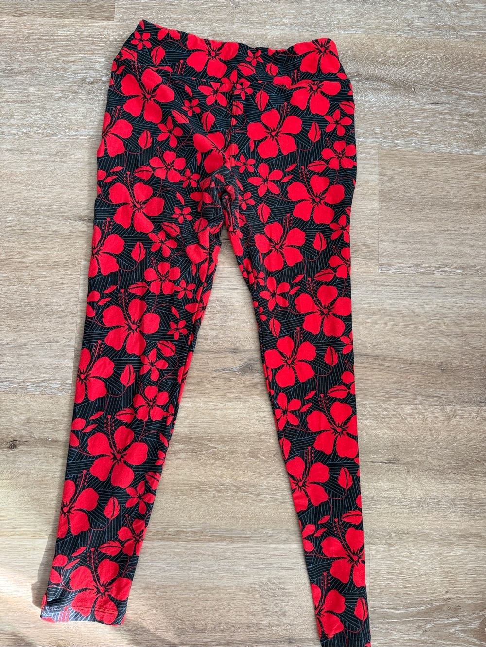 LuLaRoe Red Floral on Black Leggings